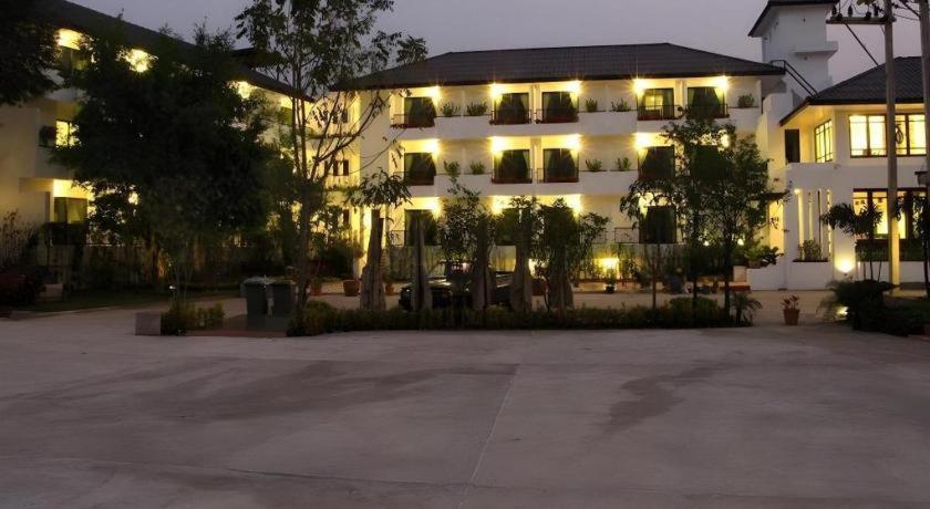 Baan Nan Hotel Exteriör bild